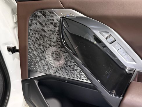Used 2023 BMW 760i xDrive w/ Executive Package AWD/4WD image 62