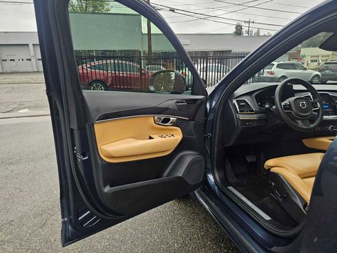 Certified 2023 Volvo XC90 T8 Ultimate w/ Protection Package Premier AWD/4WD image 22
