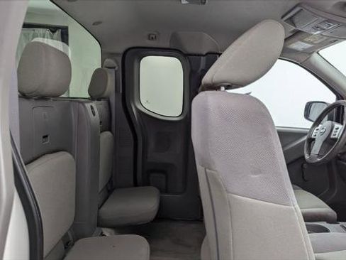 Used 2018 Nissan Frontier S image 17