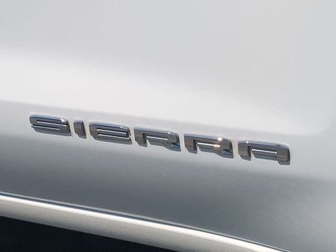 Used 2023 GMC Sierra 1500 SLE w/ X31 Off-Road Package image 13
