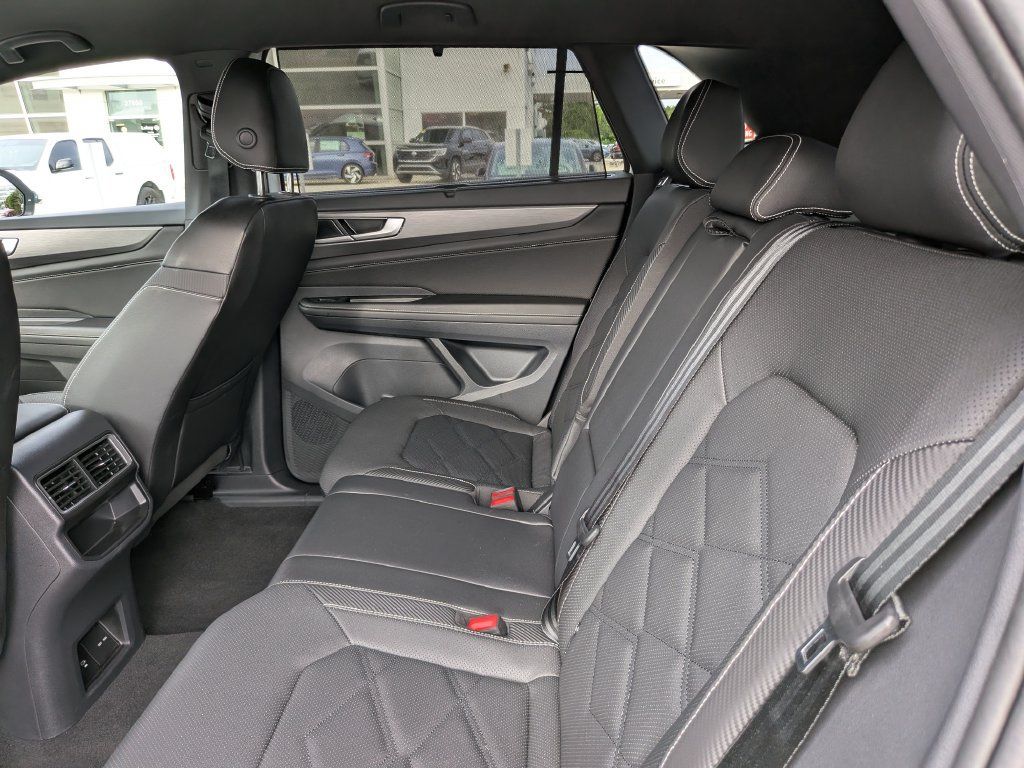 Certified 2026 Volkswagen Atlas Cross Sport SE FWD image 16