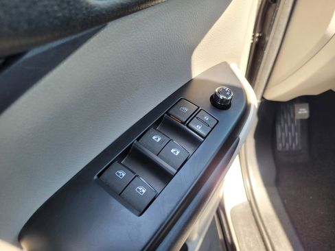 Used 2017 Toyota Highlander XLE AWD/4WD image 26