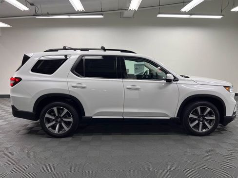 Used 2024 Honda Pilot Elite image 4