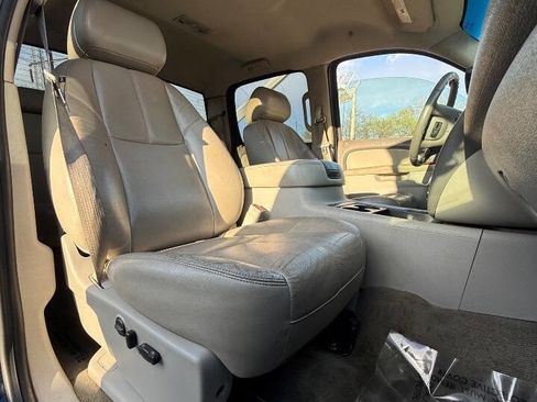 Used 2010 GMC Sierra 1500 SLT w/ SLT Convenience Package image 14