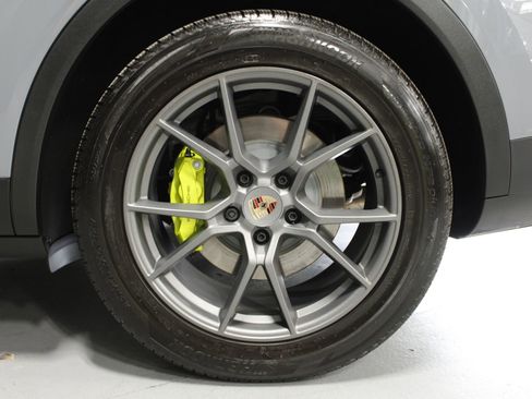 New 2026 Porsche Cayenne E-Hybrid AWD/4WD image 23