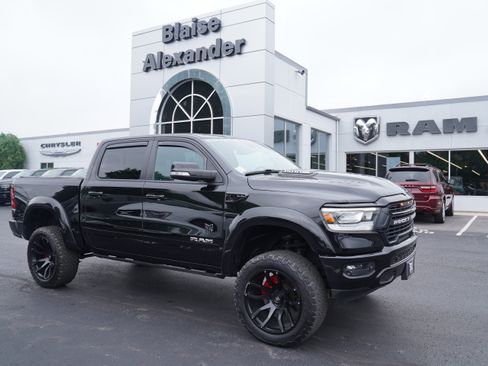 Used 2022 RAM 1500 Laramie AWD/4WD image 1