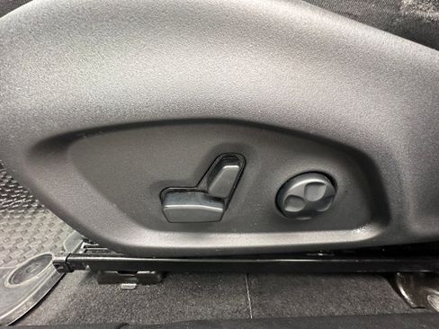 Used 2018 Jeep Compass Latitude w/ Cold Weather Group image 29