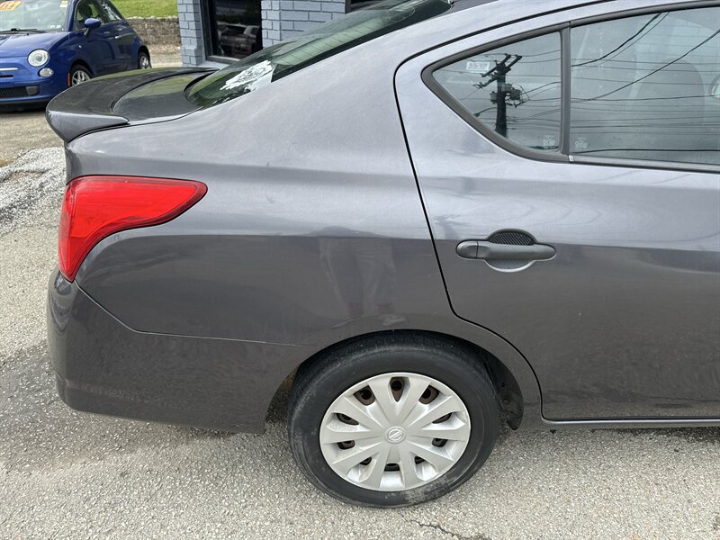Used 2015 Nissan Versa S Plus FWD image 23