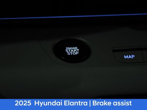 Used 2025 Hyundai Elantra Limited FWD image 15