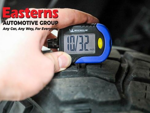 Used 2023 Jeep Wrangler Unlimited w/ Dual Top Group image 25