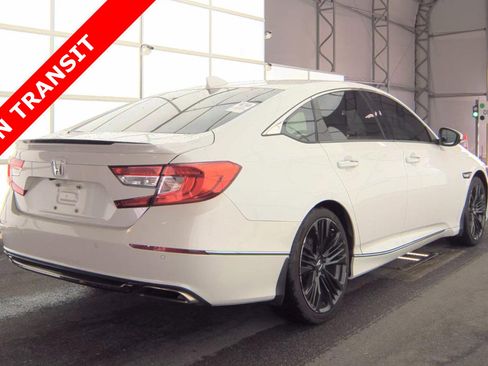 Used 2018 Honda Accord Touring image 5