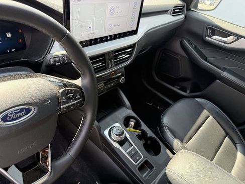 Certified 2023 Ford Escape Platinum AWD/4WD image 5