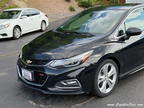 Used 2018 Chevrolet Cruze Premier w/ Premier True North Edition FWD image 28