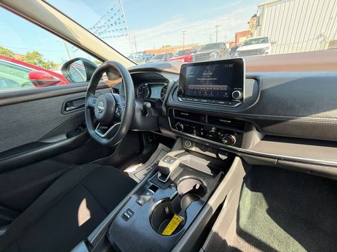 Used 2023 Nissan Rogue S FWD image 17