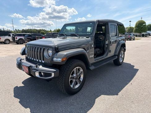 Used 2020 Jeep Wrangler Unlimited Sahara AWD/4WD image 8