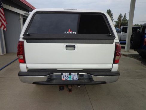 Used 2004 Chevrolet Silverado 2500 LS AWD/4WD image 3
