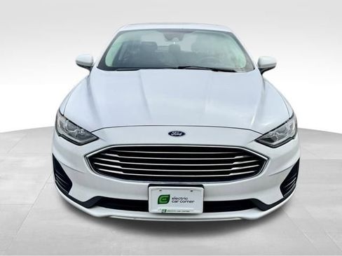 Used 2020 Ford Fusion SE image 2