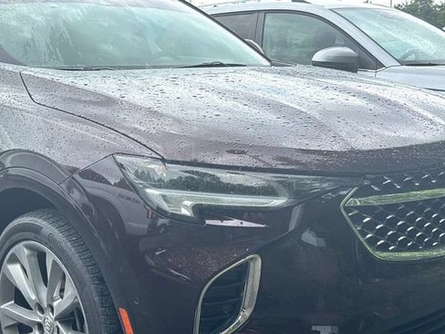 Used 2023 Buick Envision Avenir FWD image 3