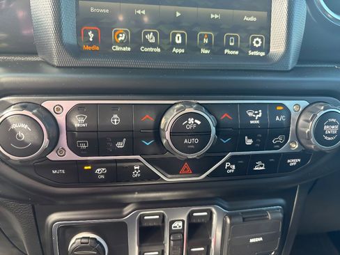 Used 2023 Jeep Wrangler Unlimited Rubicon 392 AWD/4WD image 17