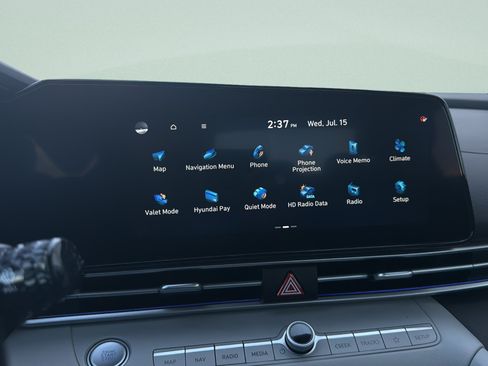 Used 2024 Hyundai Elantra Limited FWD image 18
