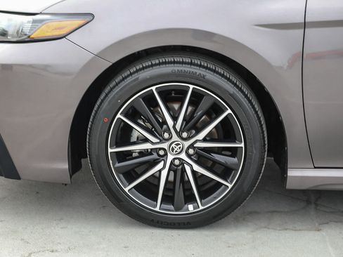 Used 2023 Toyota Camry SE FWD image 10