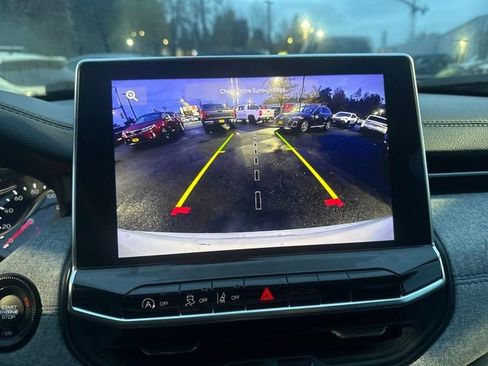 Used 2024 Jeep Compass Latitude image 24