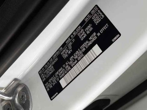 Used 2023 Volvo XC40 B4 Plus w/ Protection Package Premier image 33