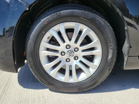 Used 2015 Toyota Sienna XLE w/ XLE Navigation Package image 11