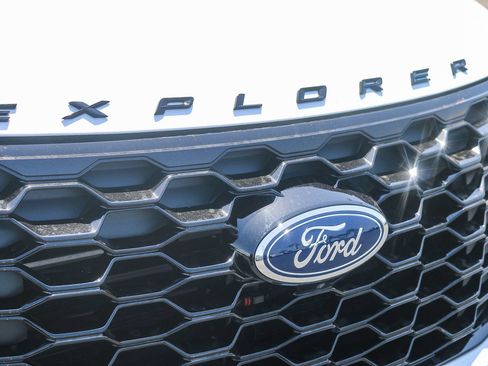 New 2026 Ford Explorer ST-Line w/ ST-Line Street Pack RWD image 6