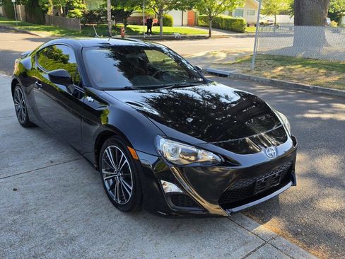 Used 2013 Scion FR-S RWD image 3