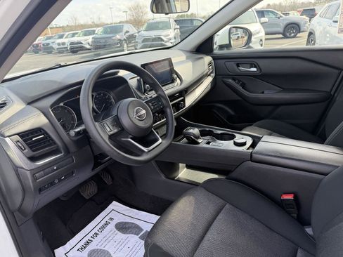 Used 2024 Nissan Rogue SV image 13