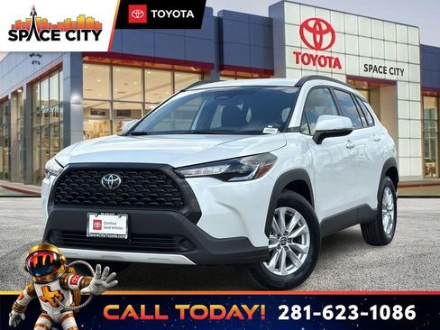 Used 2024 Toyota Corolla Cross LE AWD/4WD image 1