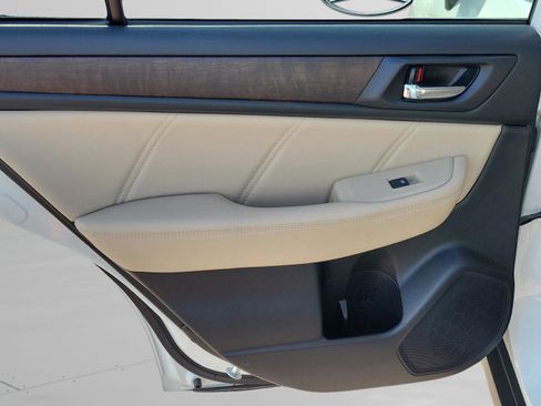 Used 2019 Subaru Outback 2.5i Limited w/ Popular Package #2 image 11