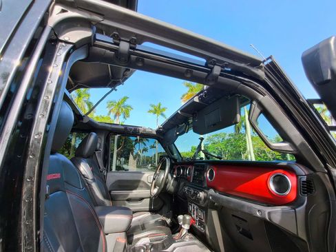Used 2020 Jeep Gladiator Rubicon AWD/4WD image 39