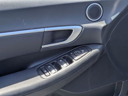 Used 2025 Hyundai Sonata SEL FWD image 16