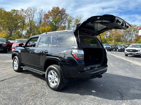Used 2024 Toyota 4Runner SR5 image 17