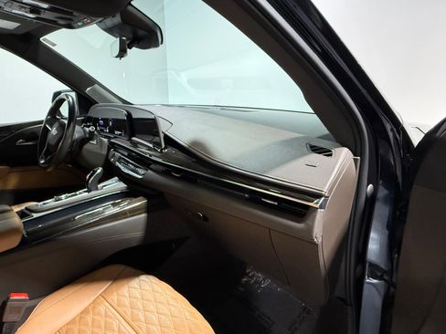 Used 2022 Cadillac Escalade ESV Sport w/ Touring Package AWD/4WD image 40