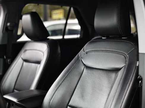 Used 2022 Ford Explorer Limited w/ Equipment Group 301A image 21