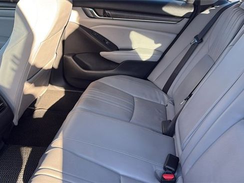 Used 2018 Honda Accord Touring image 26