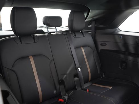 Certified 2024 MAZDA CX-90 Plug-In Hybrid w/ Premium Plus image 17