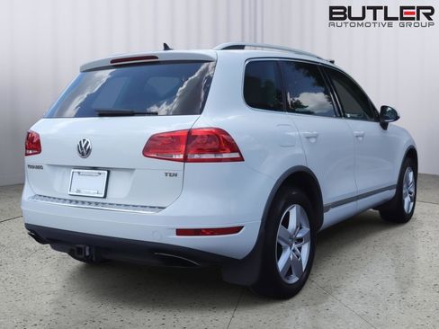 Used 2013 Volkswagen Touareg TDI AWD/4WD image 7