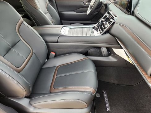 New 2026 Nissan Armada SL image 14