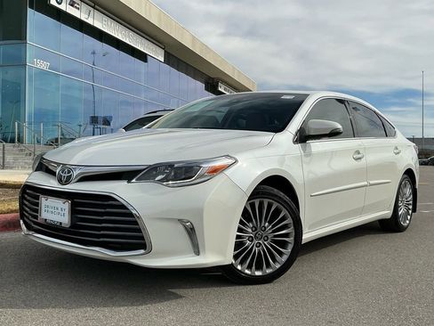 Used 2016 Toyota Avalon Limited w/ Toyota Safety Sense Package image 1