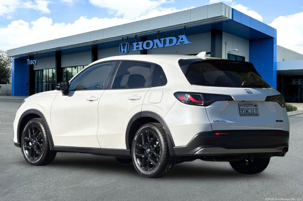 Used 2025 Honda HR-V Sport image 10