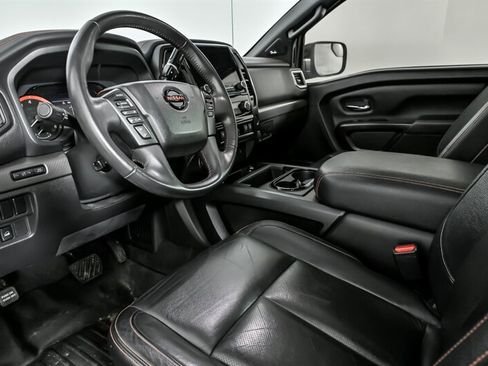 Used 2021 Nissan Titan PRO-4X w/ Pro-4x Convenience Package image 18