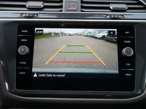 Certified 2024 Volkswagen Tiguan SE R-Line image 34