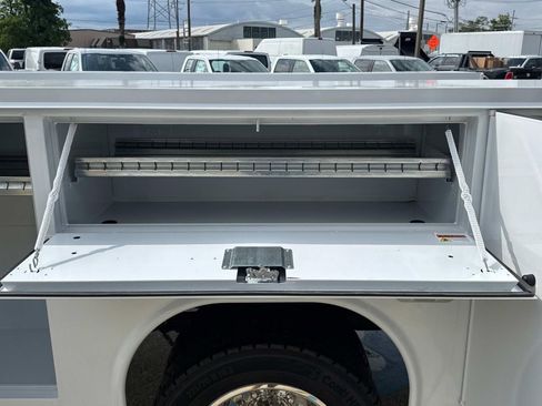 New 2025 Ford F550 4x4 SuperCab Super Duty image 19