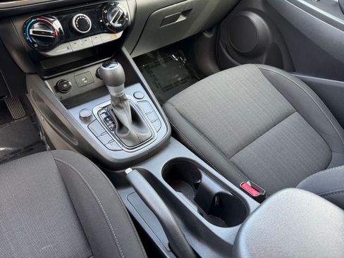 Used 2023 Hyundai Kona SEL AWD/4WD image 18