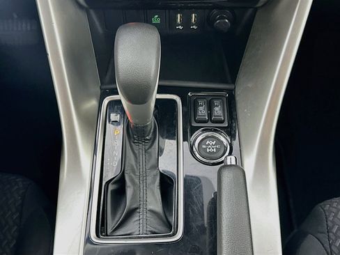 Used 2024 Mitsubishi Eclipse Cross LE AWD/4WD image 23