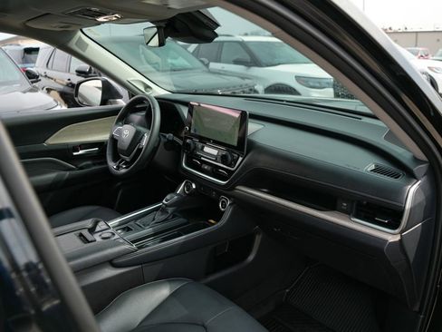 Used 2025 Toyota Grand Highlander Limited image 21